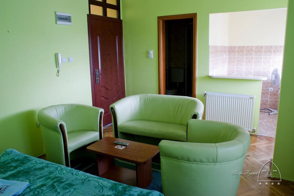 Vila Ile De France Novi Sad Kamer foto