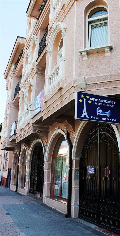 Vila Ile De France Novi Sad Buitenkant foto