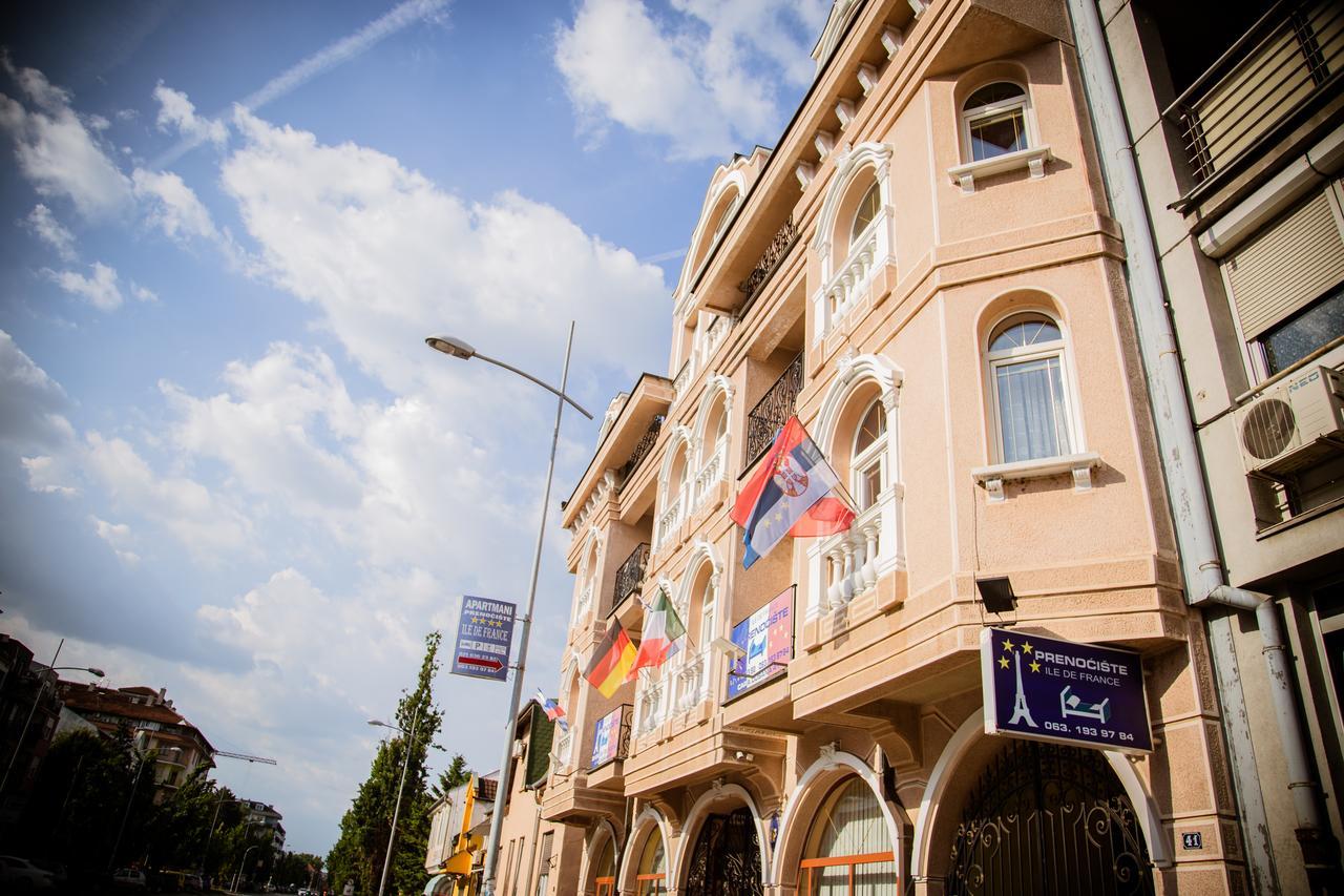 Vila Ile De France Novi Sad Buitenkant foto